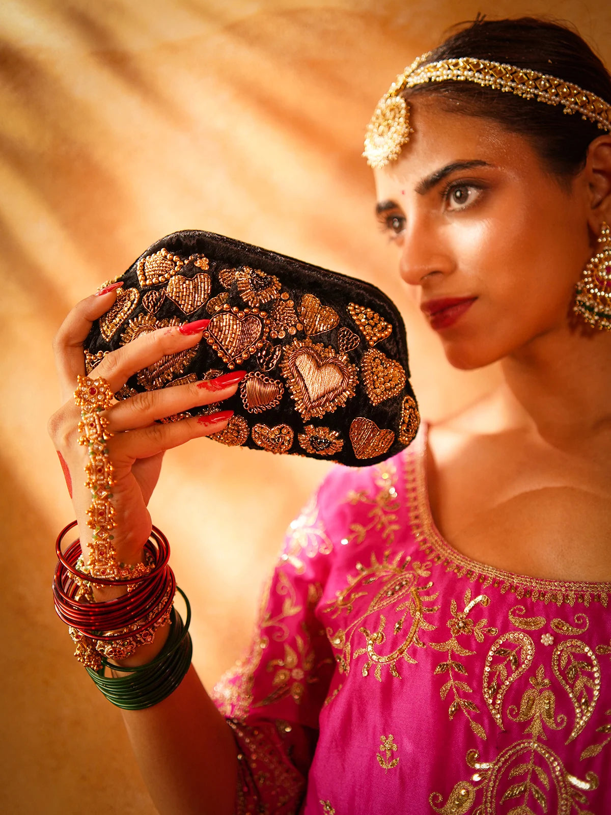 Dilruba Black Batua Bag