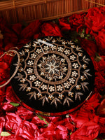 Kaaynaat Embroidered Clutch