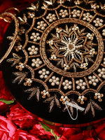 Kaaynaat Embroidered Clutch