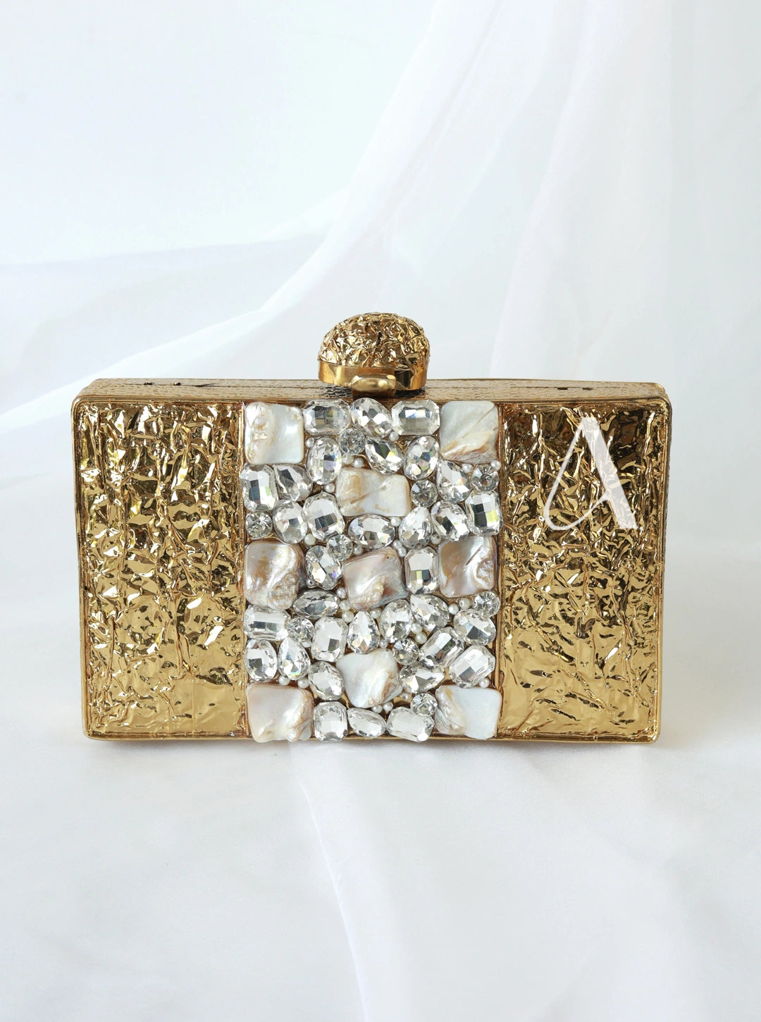 Kanvikaa Embroidered Clutch