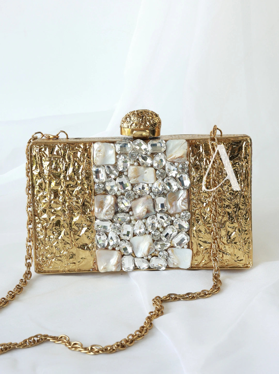 Kanvikaa Embroidered Clutch