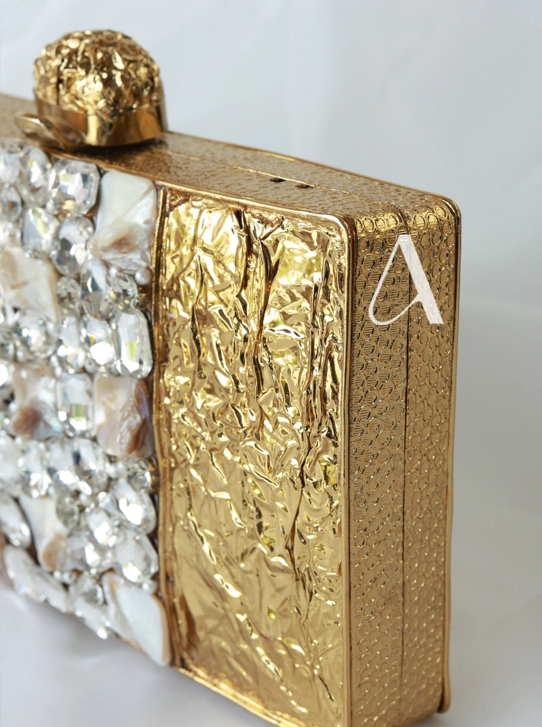 Kanvikaa Embroidered Clutch